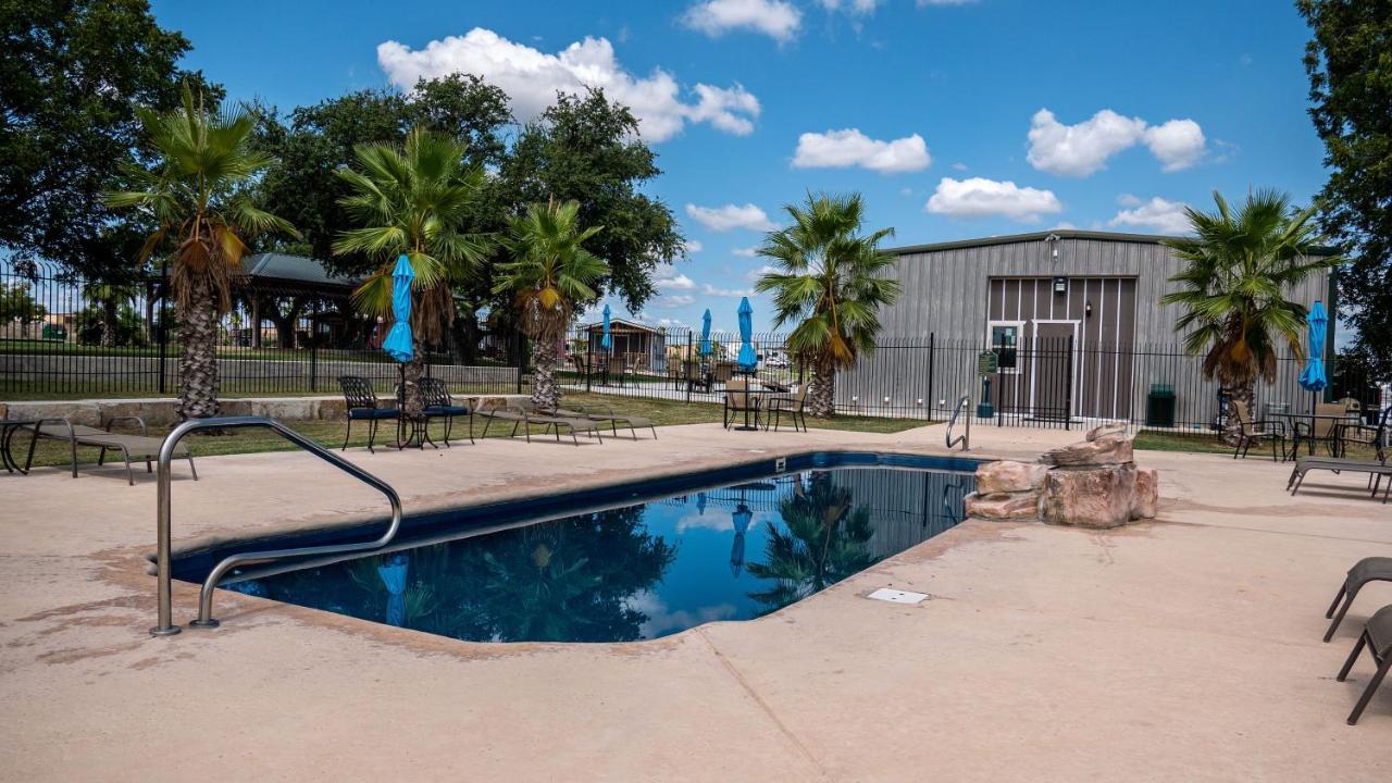 Rivercity Rv Park New Braunfels Exteriör bild